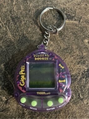 Digital Doggie Giga Pets Keychain (1997) | Purple | Nostalgic